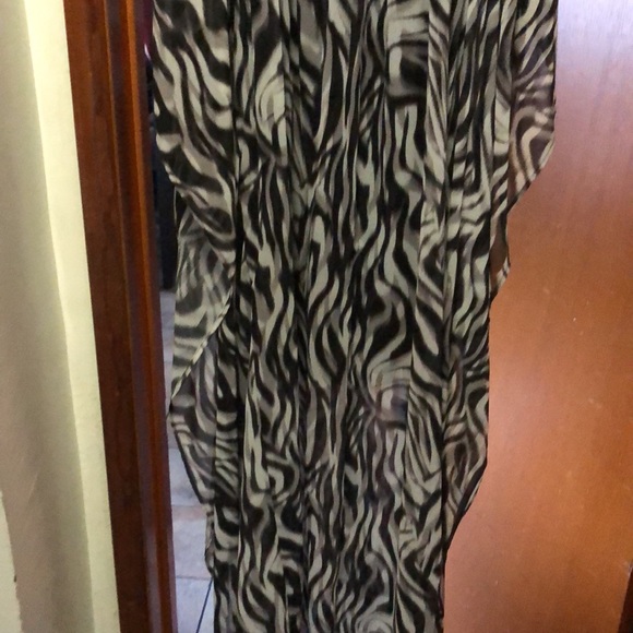 Dress - Picture 3 of 5